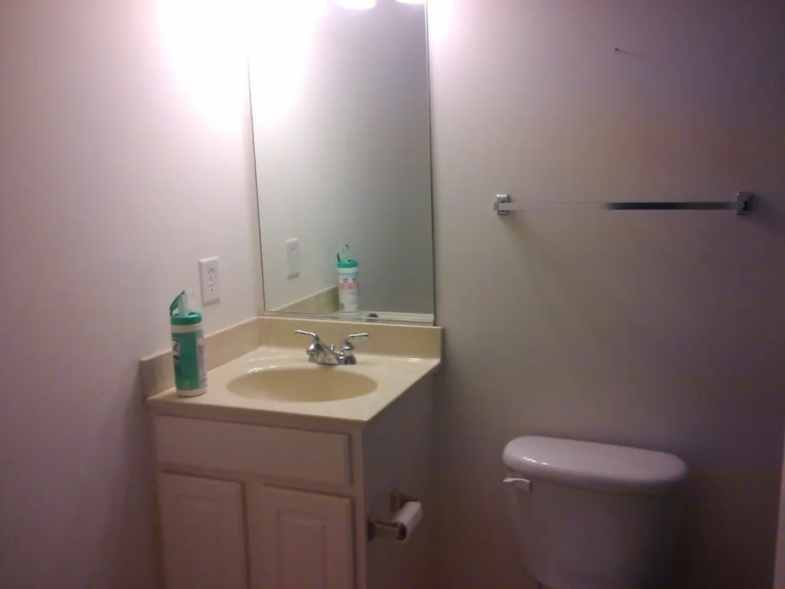 Frisch gestrichenes Badezimmer