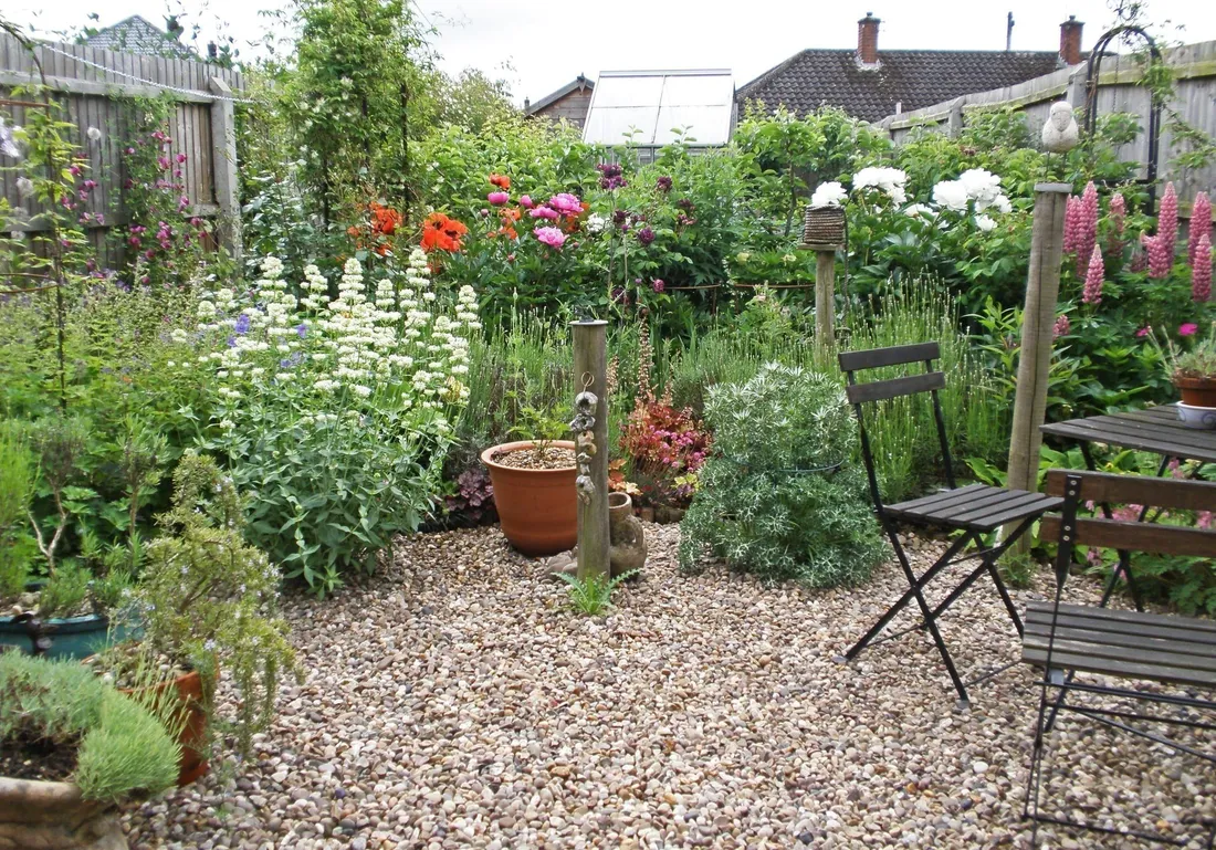 Terrasse mit Kiesbelag