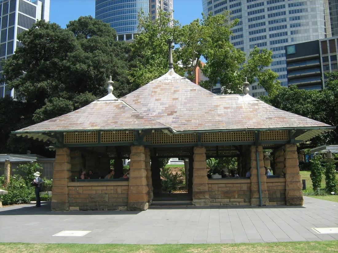Terrasse mit Pergola-Überdachung